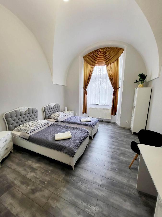 Diecezjalny Dom Formacyjny Apartamento Nysa Exterior foto