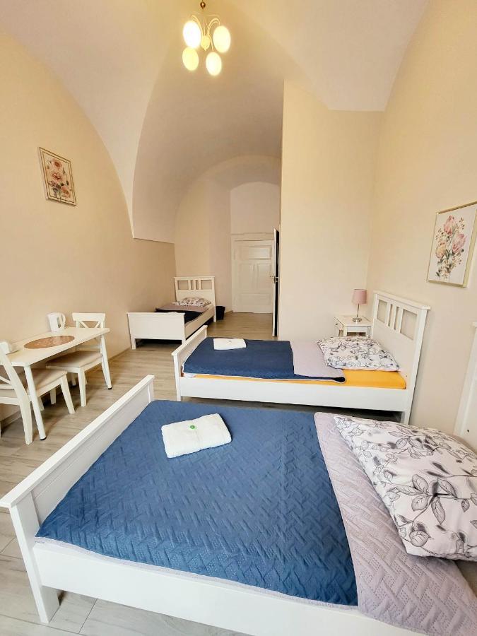 Diecezjalny Dom Formacyjny Apartamento Nysa Exterior foto