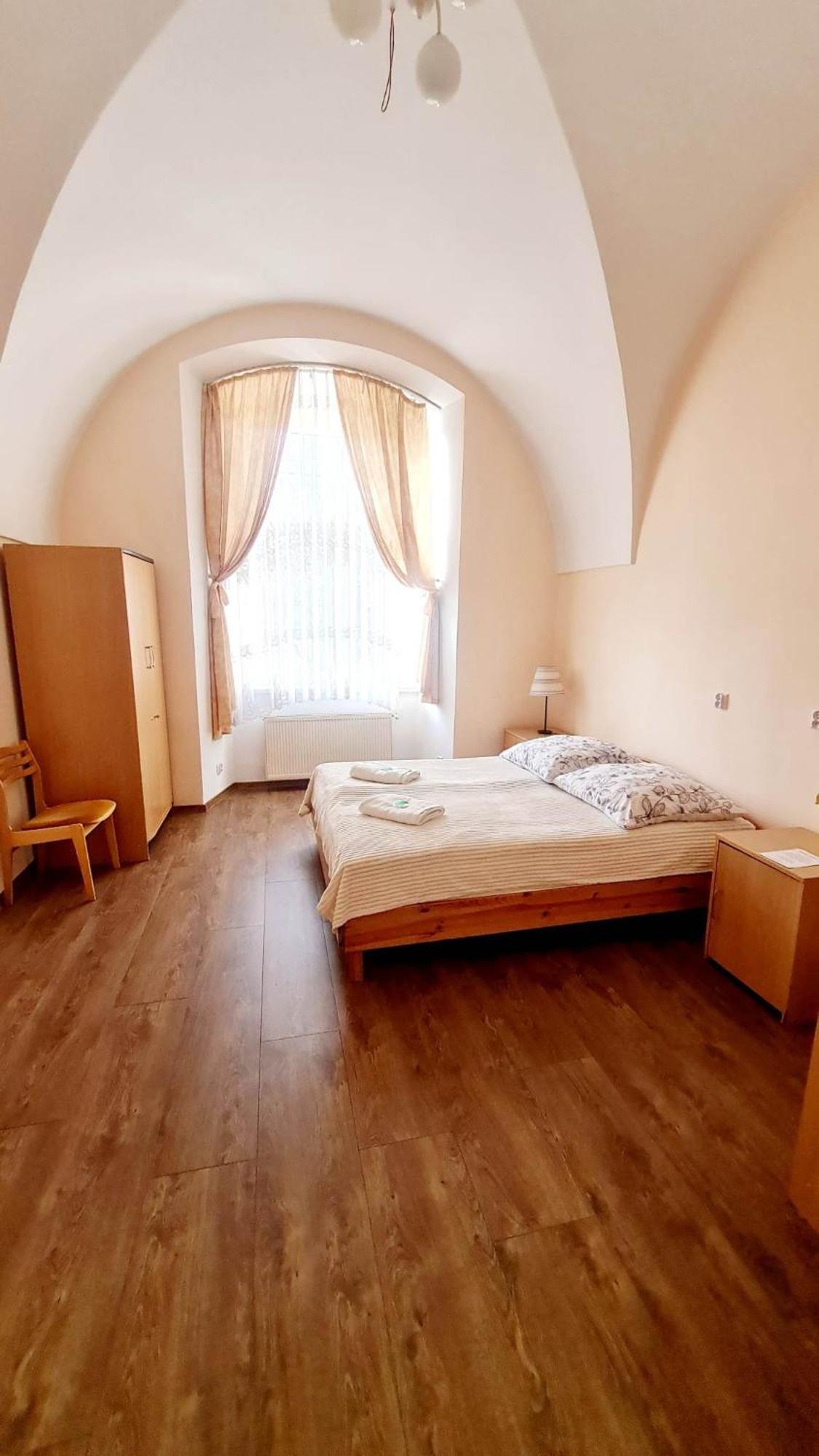 Diecezjalny Dom Formacyjny Apartamento Nysa Exterior foto