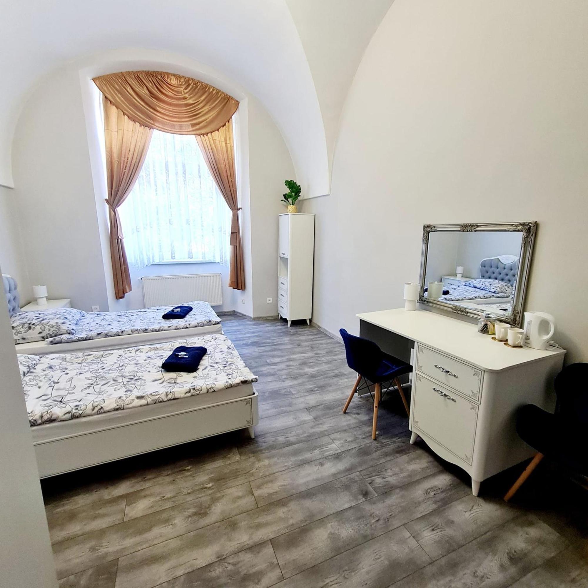 Diecezjalny Dom Formacyjny Apartamento Nysa Exterior foto