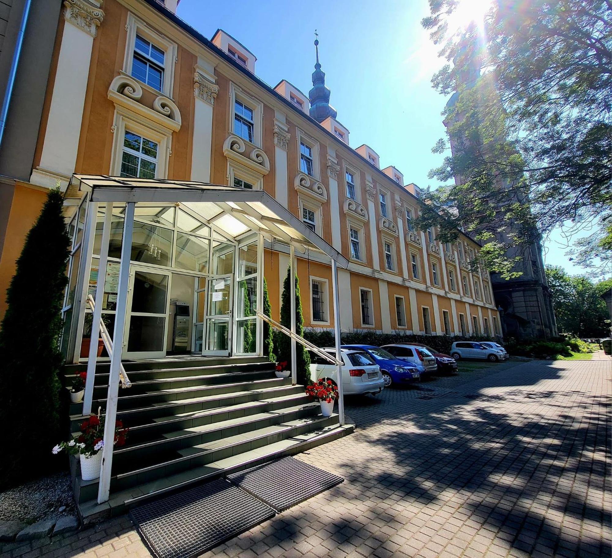 Diecezjalny Dom Formacyjny Apartamento Nysa Exterior foto