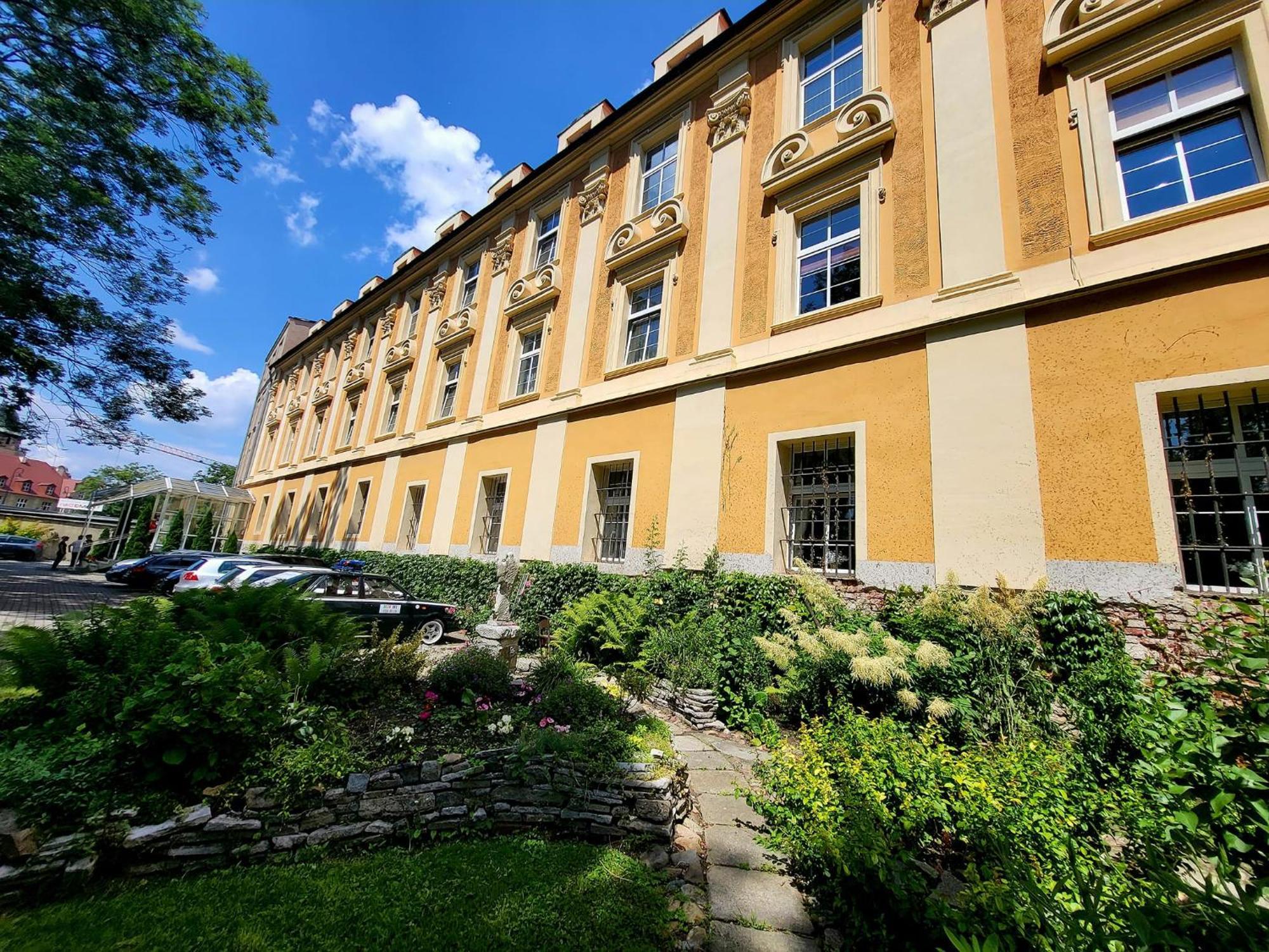 Diecezjalny Dom Formacyjny Apartamento Nysa Exterior foto