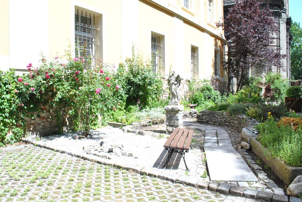 Diecezjalny Dom Formacyjny Apartamento Nysa Exterior foto