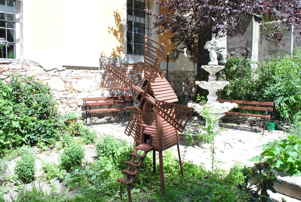 Diecezjalny Dom Formacyjny Apartamento Nysa Exterior foto